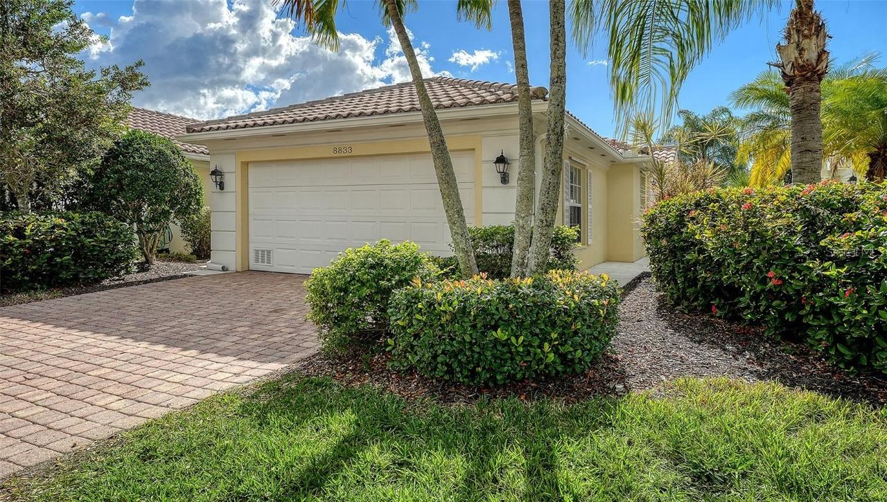 8833 Etera Dr., Sarasota, FL 34238