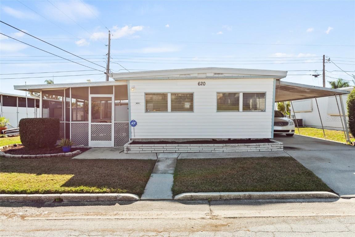 620 49th Ave., Bradenton, FL 34207