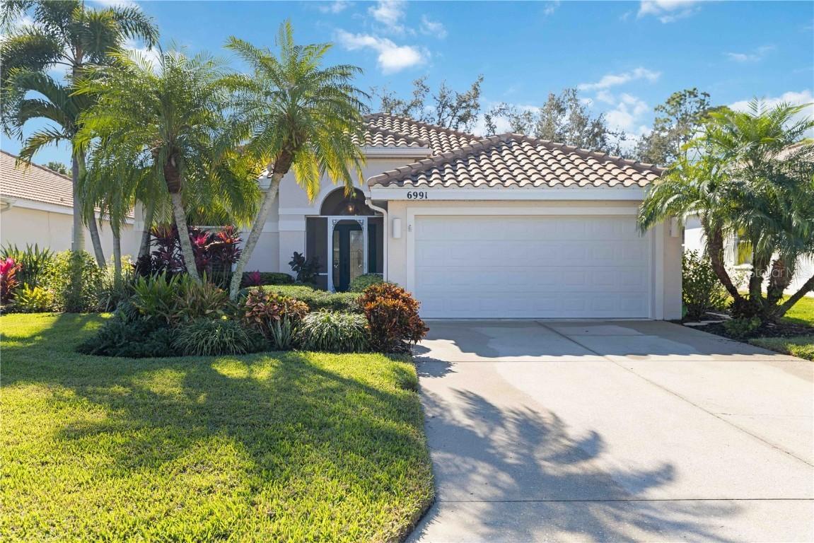 6991 Superior Street Cir., Sarasota, FL 34243