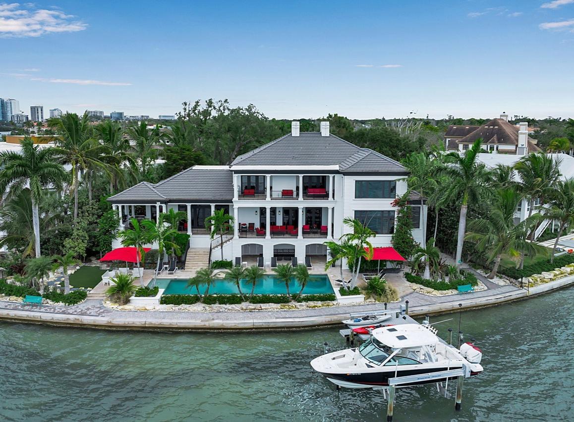 1204 Hillview Dr., Sarasota, FL 34239