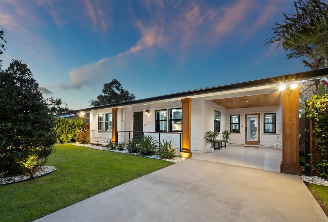 2421 Prospect St., Sarasota, FL 34239