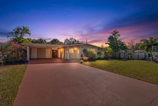 3530 Schwalbe Dr., Sarasota, FL 34235