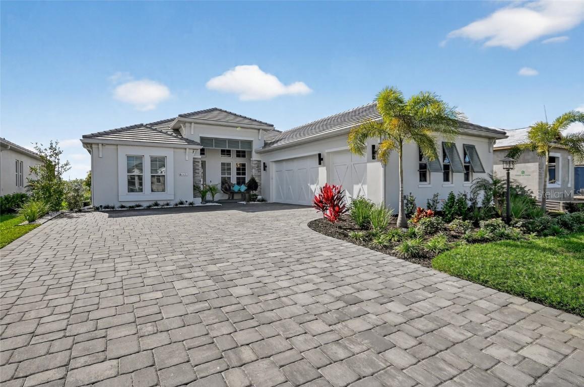 815 Blue Shell Loop, Sarasota, FL 34240