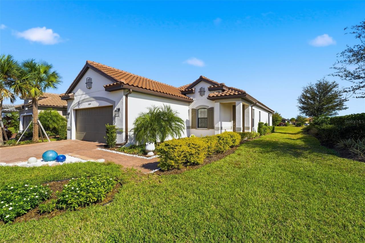 11104 Devonbridge Dr., Palmetto, FL 34221