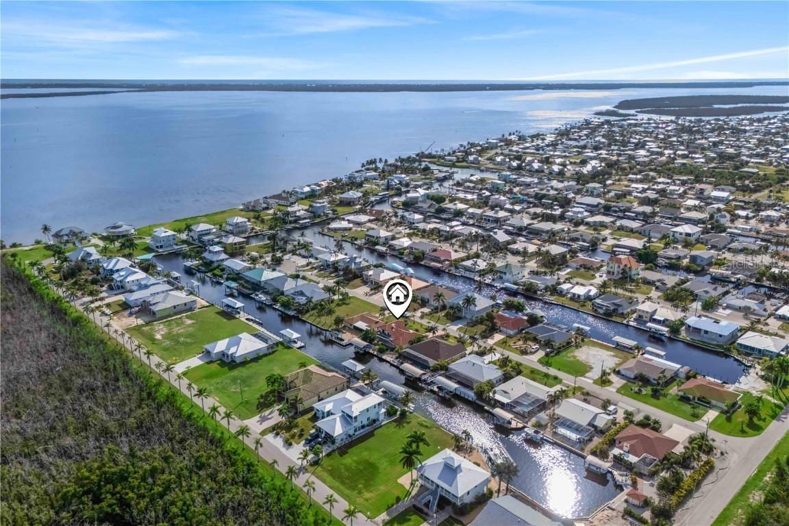 2420 Cherimoya Ln., St James City, FL 33956