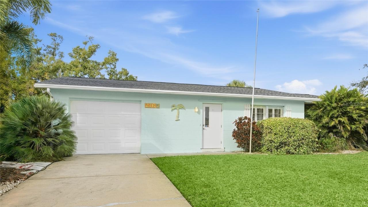 2165 Lakewood Dr., Nokomis, FL 34275