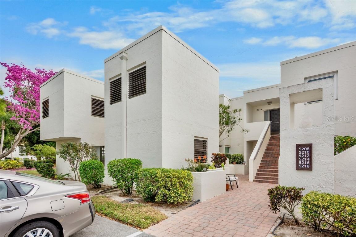5218 Marsh Field Ln. #108, Sarasota, FL 34235