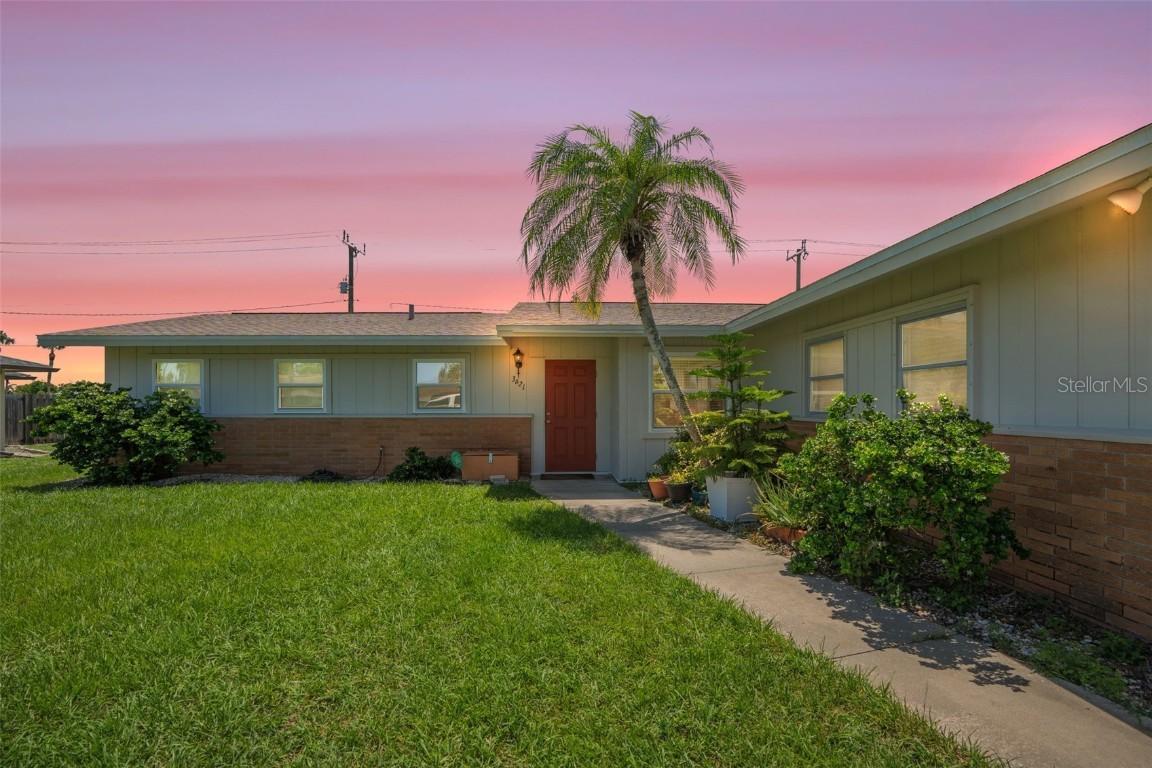 3621 S Lockwood Ridge Rd., Sarasota, FL 34239