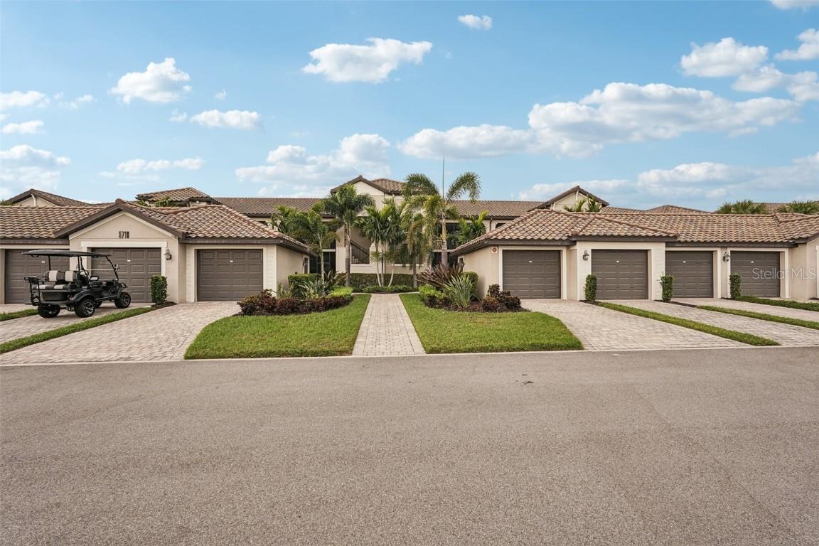 5710 Palmer Cir. #104, Lakewood Ranch, FL 34211