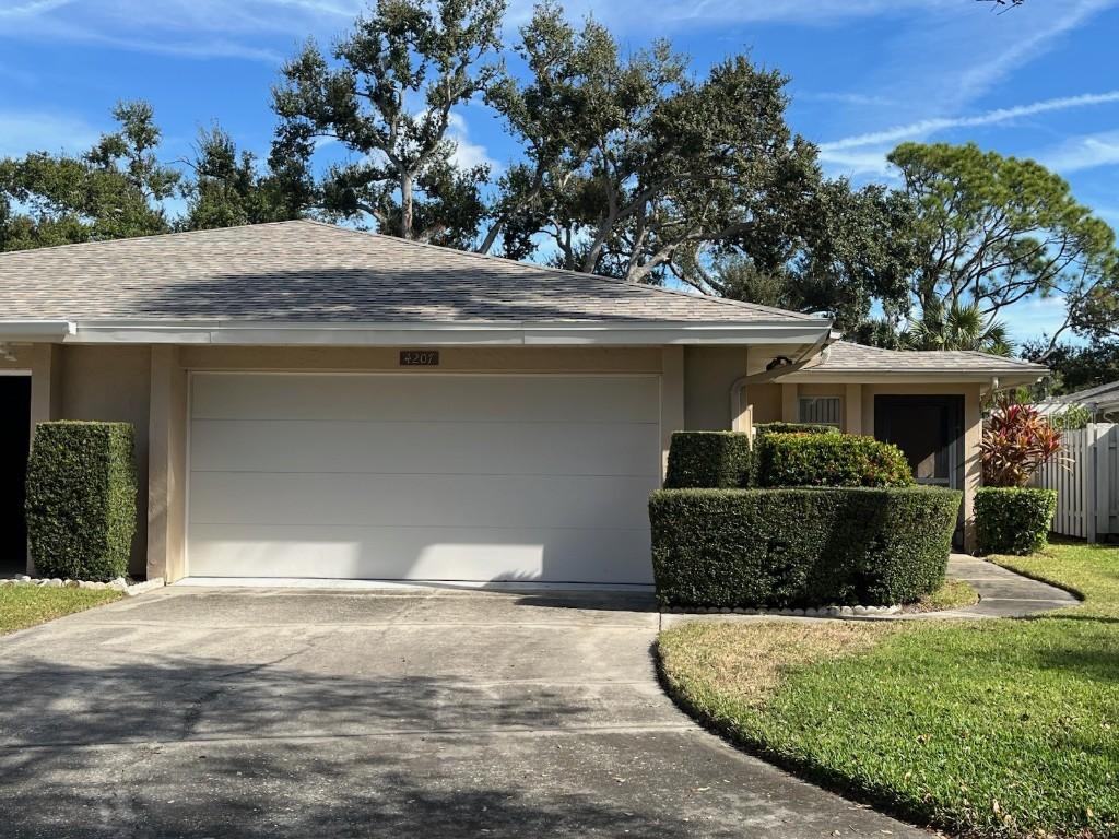 4207 Bowling Green Cir. #35, Sarasota, FL 34233