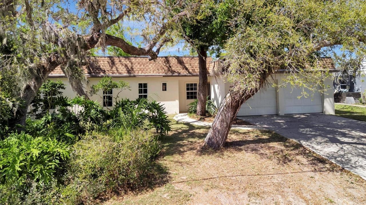 3428 Mineola Dr., Sarasota, FL 34239