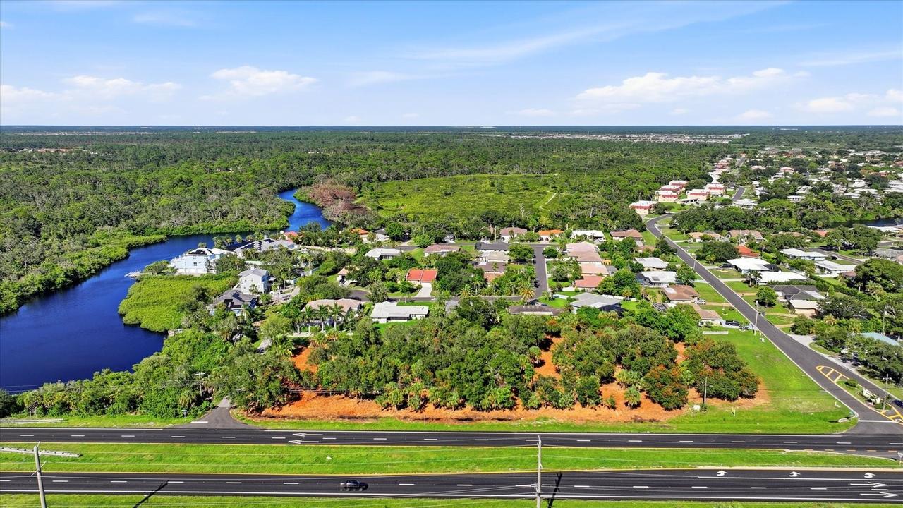 2099 S Tamiami Tr., Osprey, FL 34229