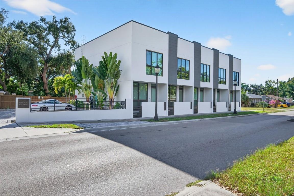 1774 10th St., Sarasota, FL 34236