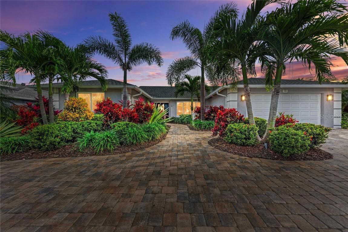 3906 Prairie Dunes Dr., Sarasota, FL 34238