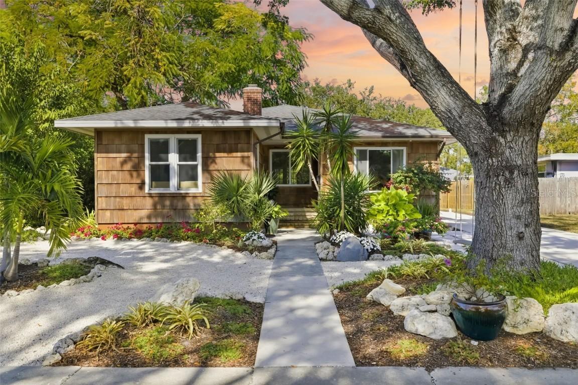 2502 15th Ave., Bradenton, FL 34205