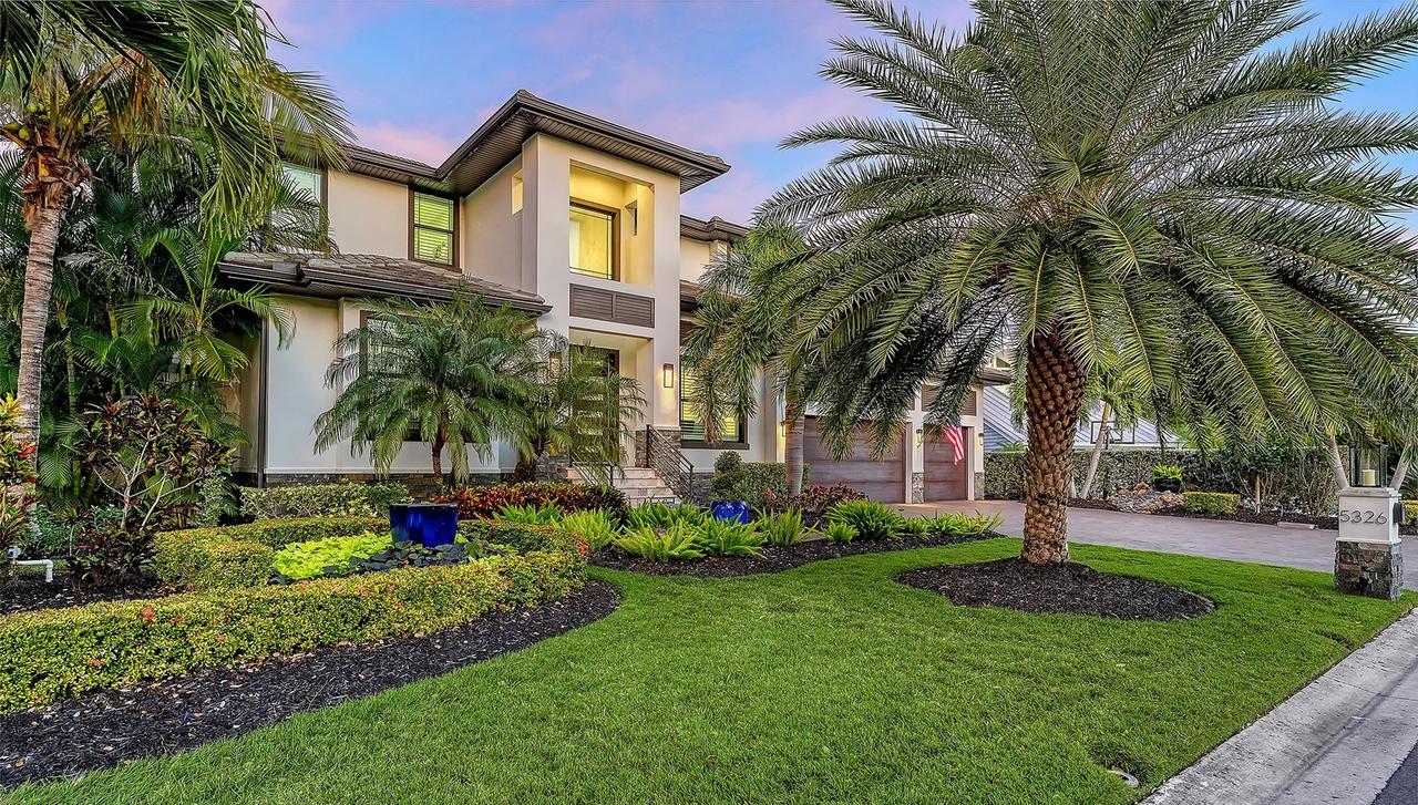5326 Siesta Cove Dr., Sarasota, FL 34242