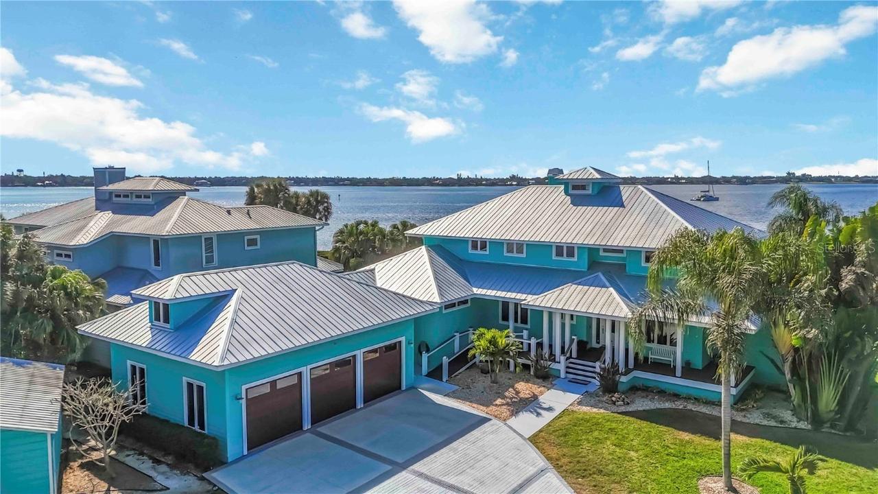 2207 5th St., Palmetto, FL 34221