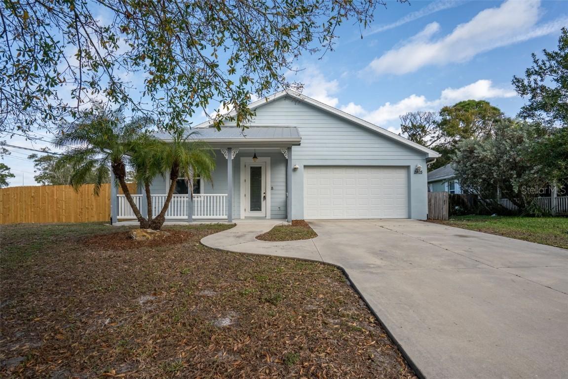2405 Valentine St., Sarasota, FL 34238