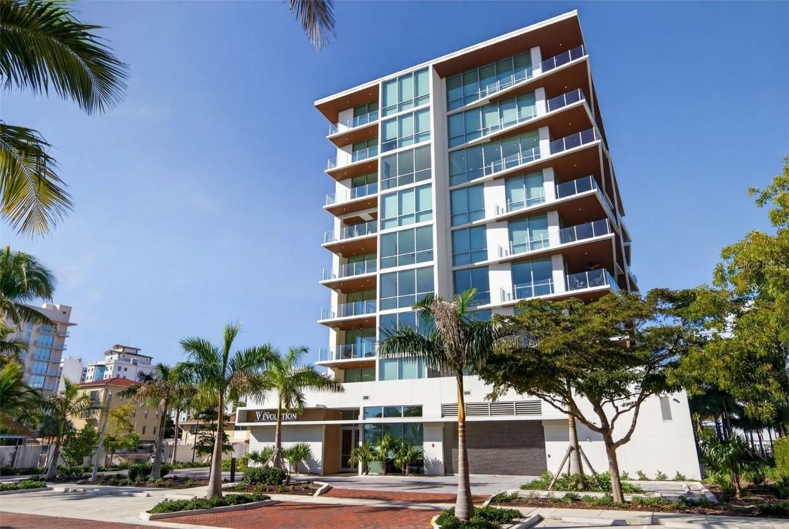 111 Golden Gate Point #802PH, Sarasota, FL 34236