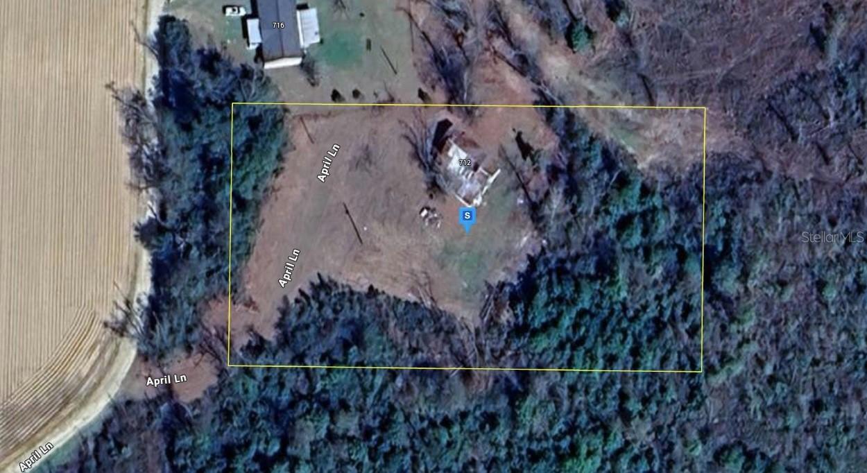 712 April Ln., Marianna, FL 32448