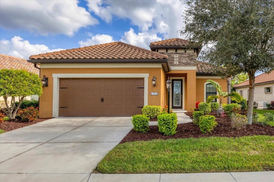 304 Cassano Dr., Nokomis, FL 34275