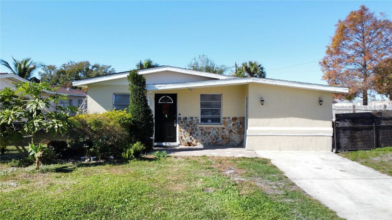 1221 22nd Ave., Palmetto, FL 34221