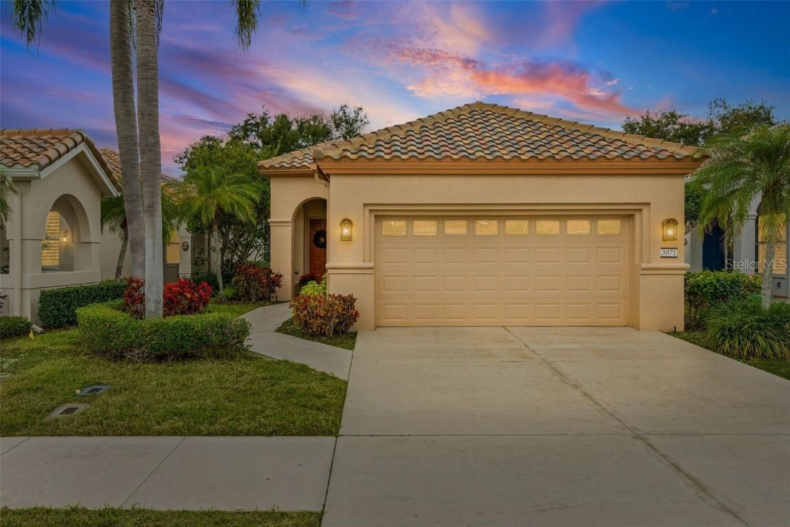 3871 Alamanda Dr., Sarasota, FL 34238