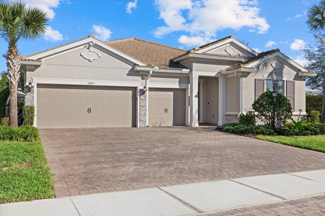12423 Blue Hill Tr., Lakewood Ranch, FL 34211