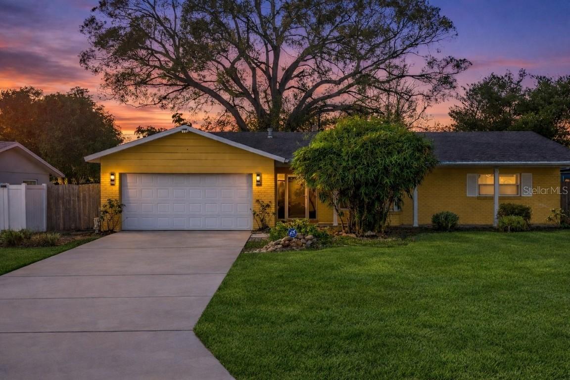 2728 York St., St Petersburg, FL 33710