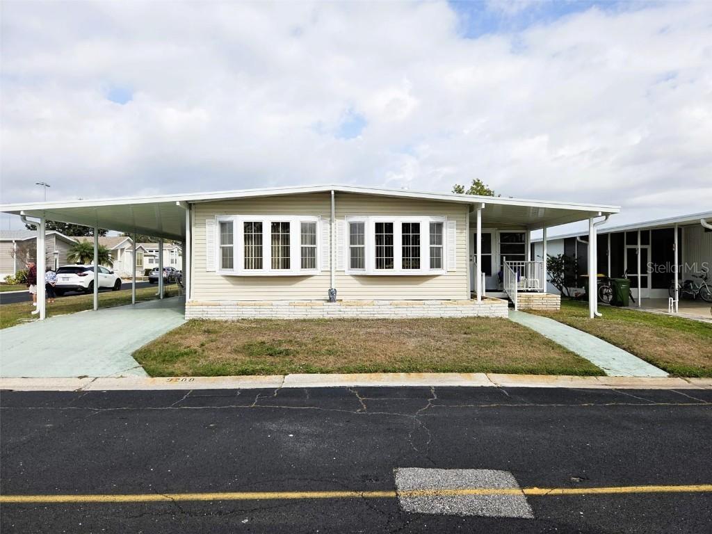 3209 Oakwood Blvd., Sarasota, FL 34237