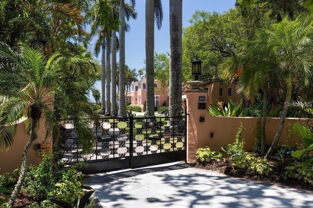 4511 Bay Shore Rd., Sarasota, FL 34234