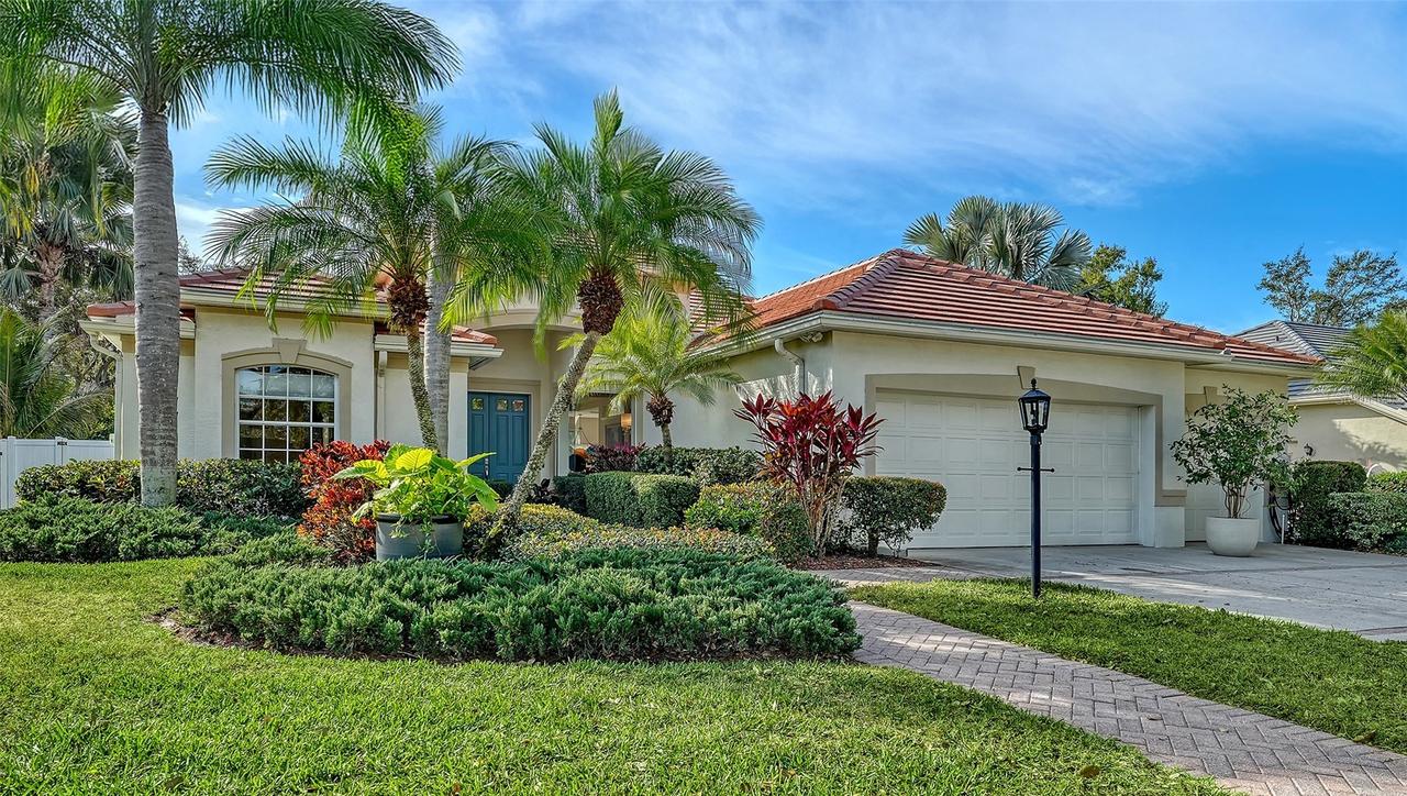 4855 Carrington Cir., Sarasota, FL 34243