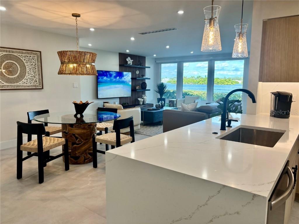 6063 E Peppertree Way #111, Sarasota, FL 34242