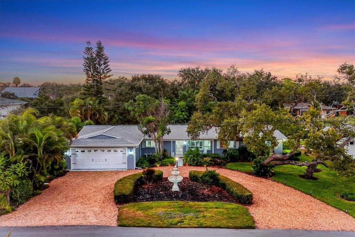1837 Upper Cove Ter., Sarasota, FL 34231