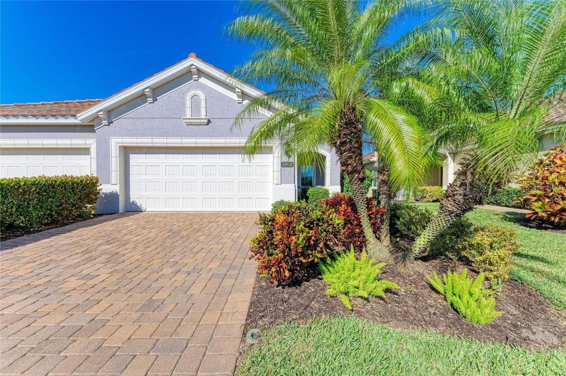 6906 Playa Bella Dr., Bradenton, FL 34209