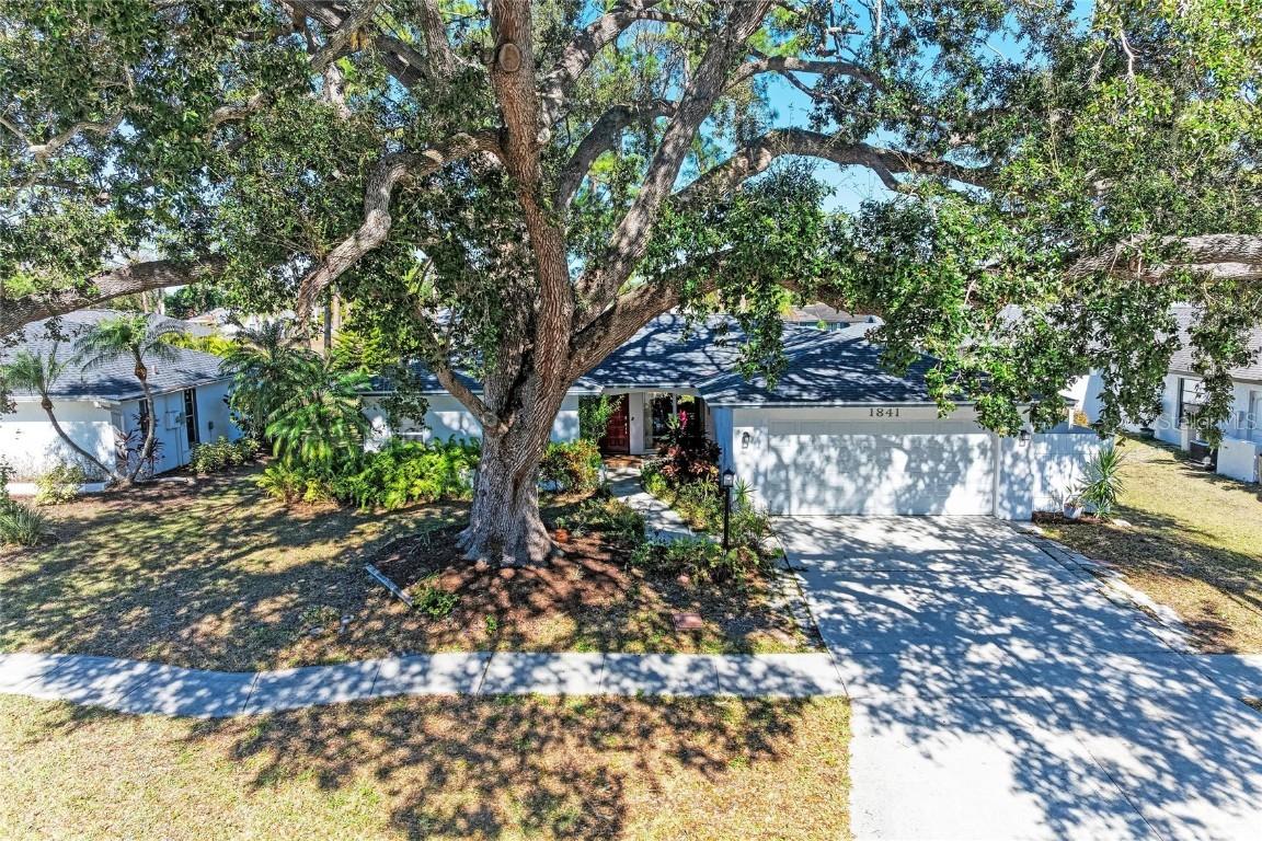 1841 Springwood Dr., Sarasota, FL 34232