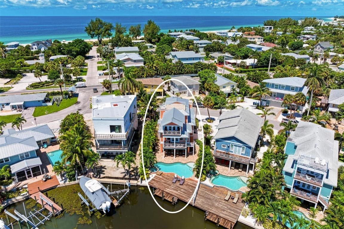 203 N Harbor Dr., Holmes Beach, FL 34217