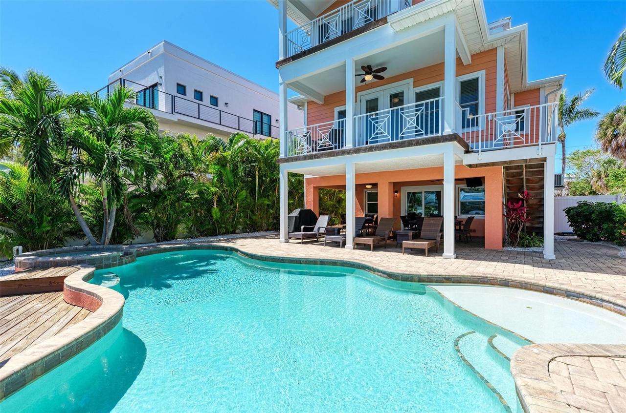 203 N Harbor Dr., Holmes Beach, FL 34217