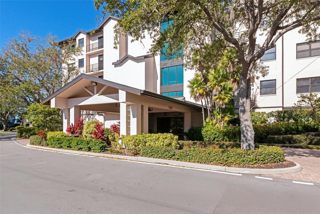 5408 Eagles Point Cir. #302, Sarasota, FL 34231