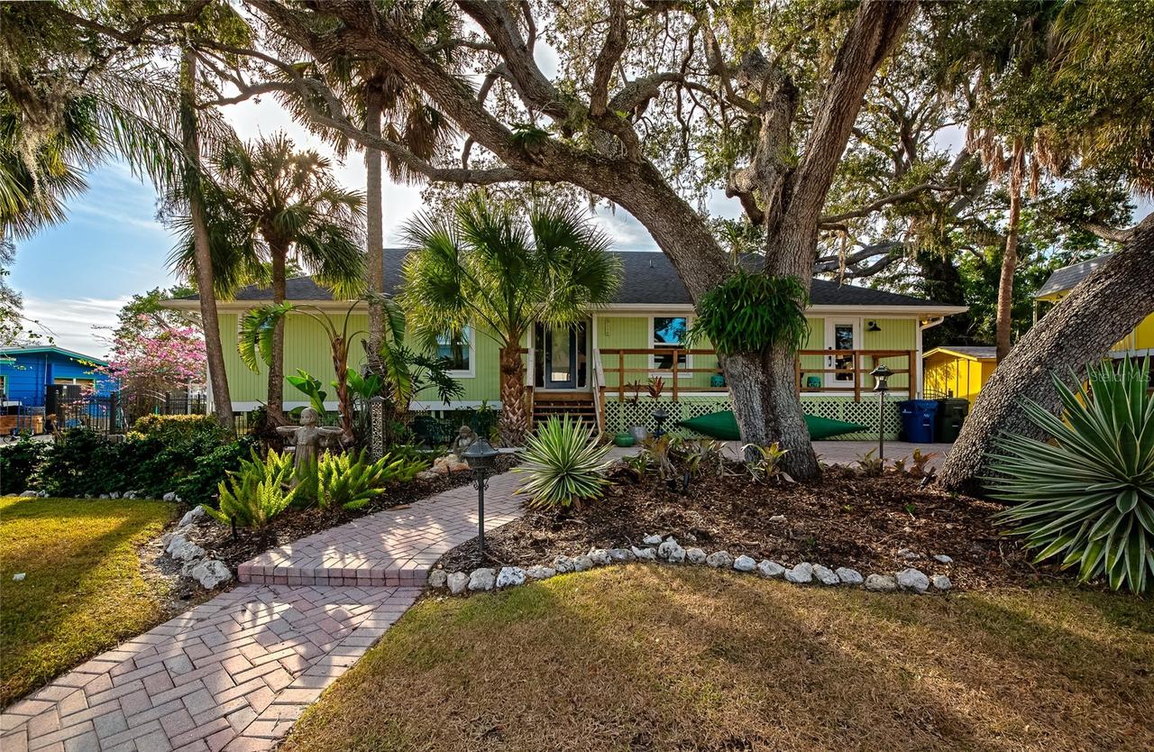 5116 Admiral Pl., Sarasota, FL 34231