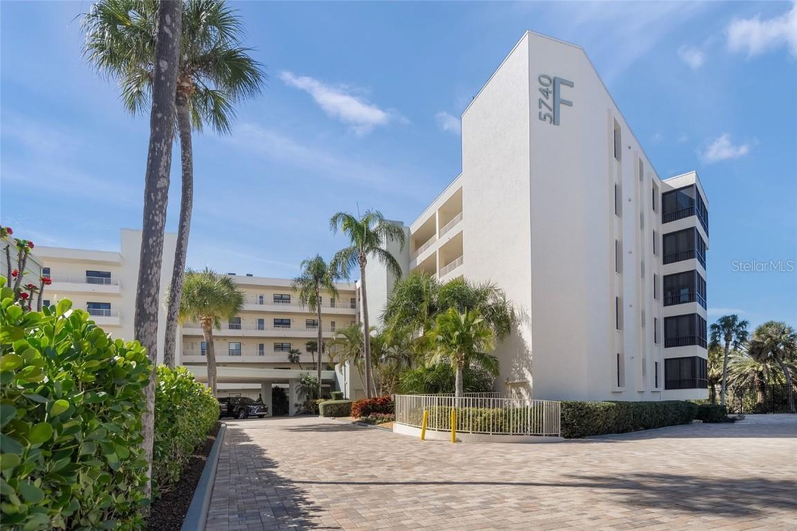 5740 Midnight Pass Rd. #104F, Sarasota, FL 34242