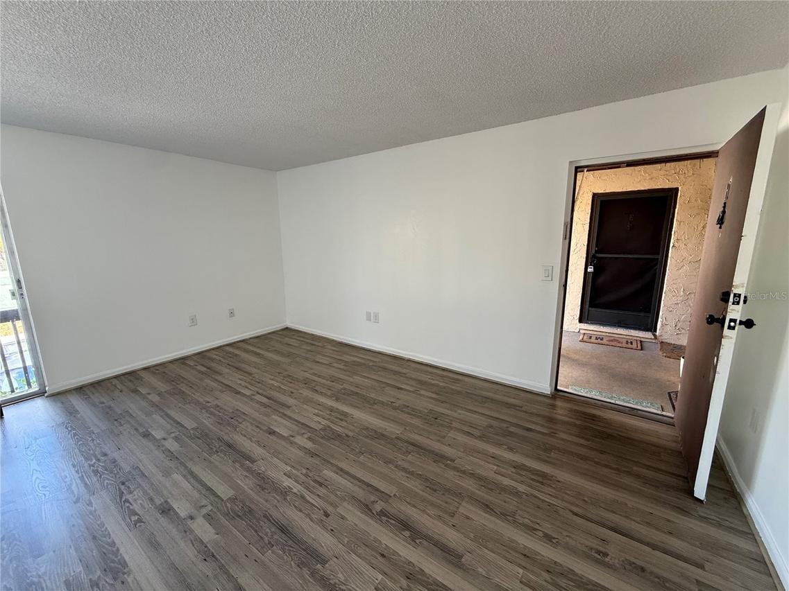 2632 Hidden Lake Dr. #H, Sarasota, FL 34237