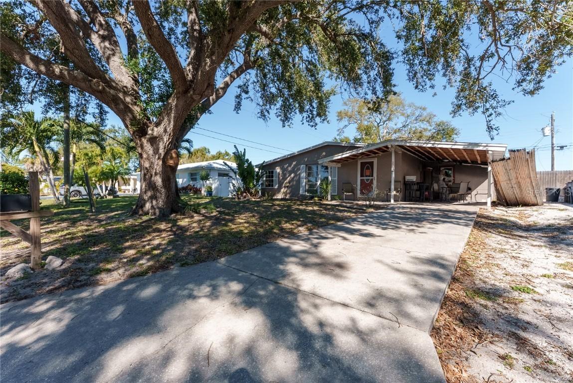 3307 Miami Pl., Bradenton, FL 34207