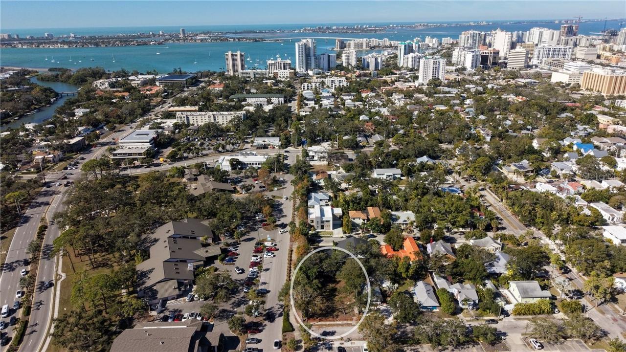 654 Lafayette Ct., Sarasota, FL 34236