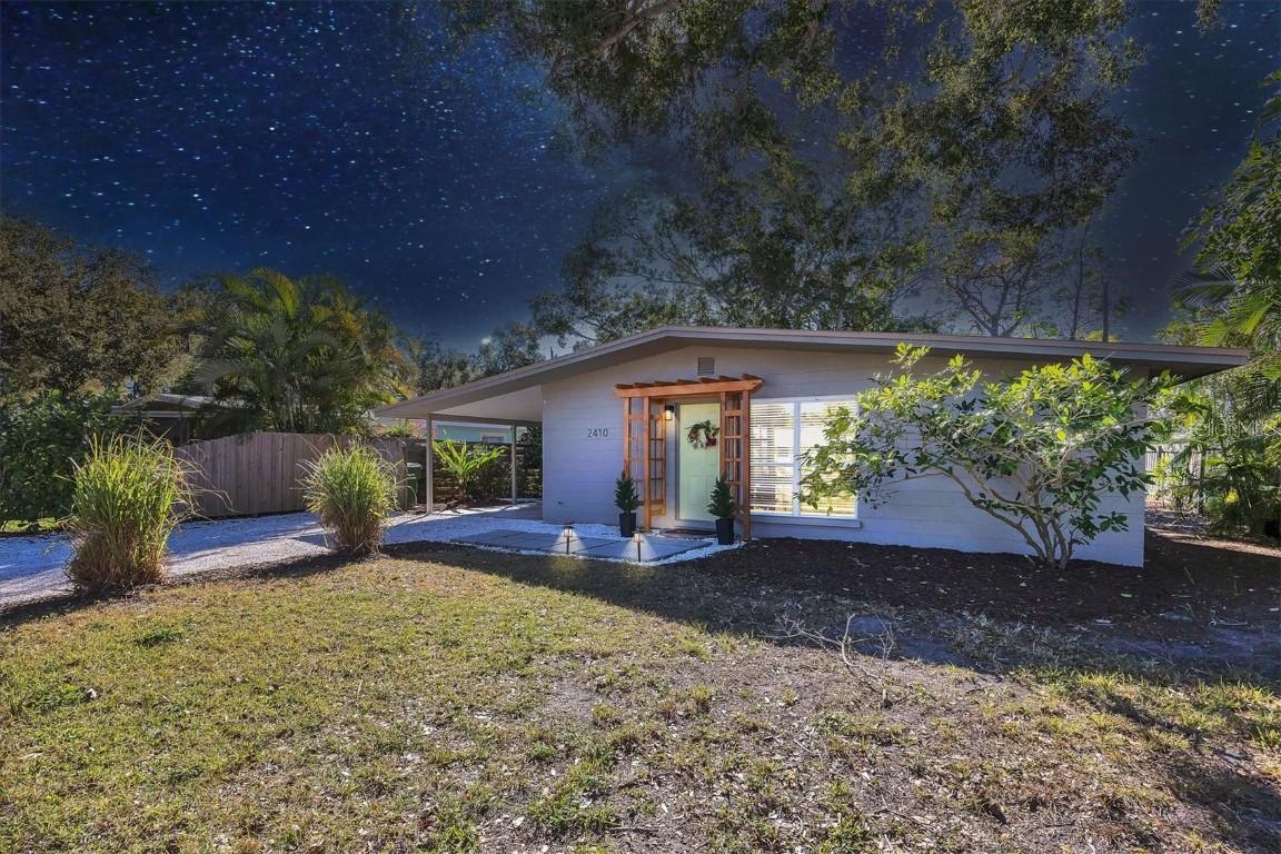 2410 Browning St., Sarasota, FL 34237