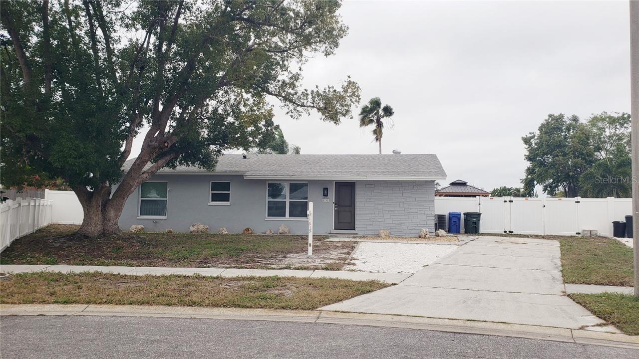 2702 38th St., Bradenton, FL 34205