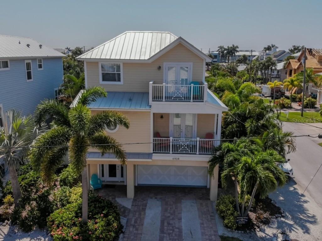 6908 Holmes Blvd., Holmes Beach, FL 34217