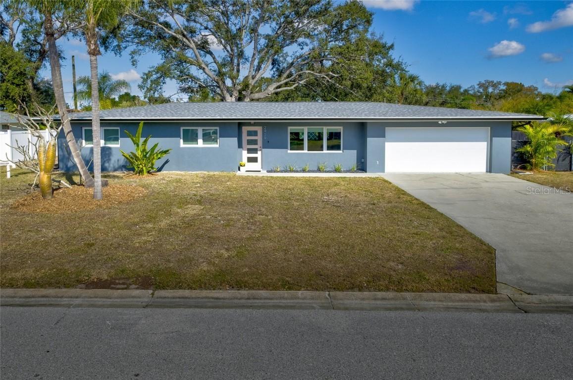 2909 Upper Tangelo Dr., Sarasota, FL 34239