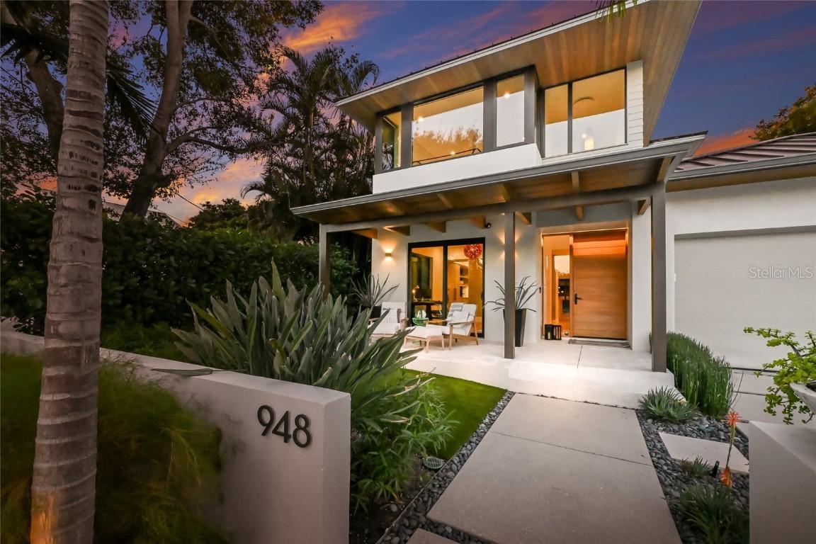 948 Citrus Ave., Sarasota, FL 34236