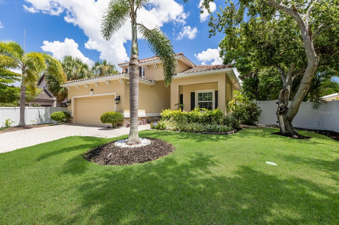 1856 Hyde Park St., Sarasota, FL 34239